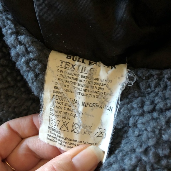 Ladies pink lined winter coat. - Picture 9 of 14